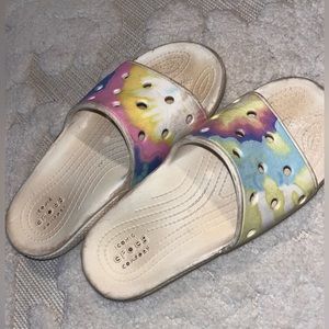 Girls crocs/ women’s 6